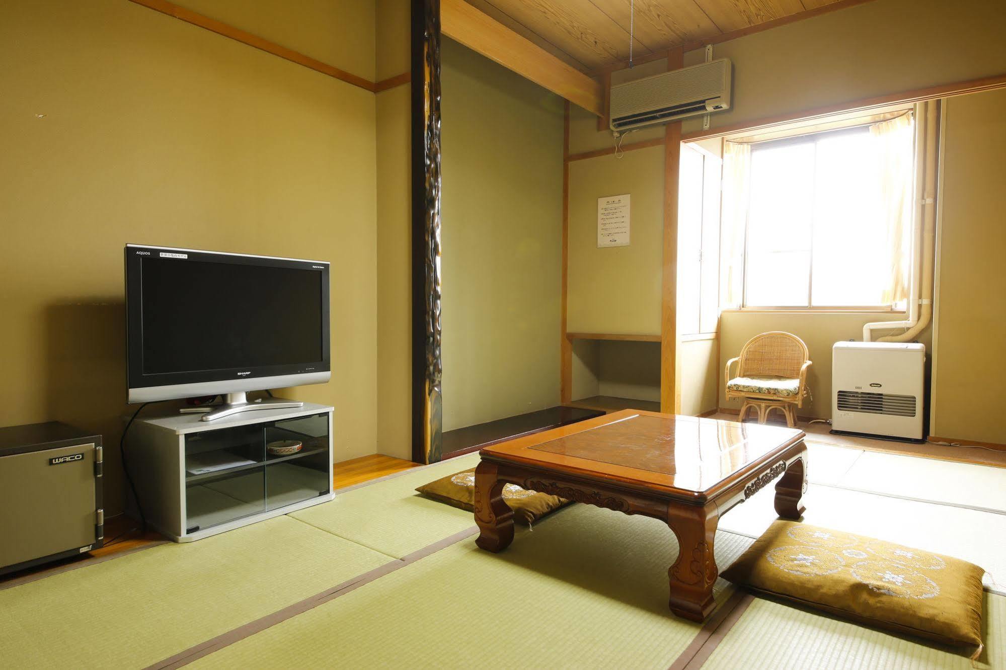 Oyado Hachibei Hotel Takayama  Exterior foto